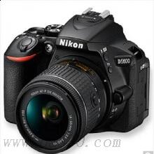 尼康 D5600 单反相机 （18-55mm镜头+16G卡+包+读卡器）